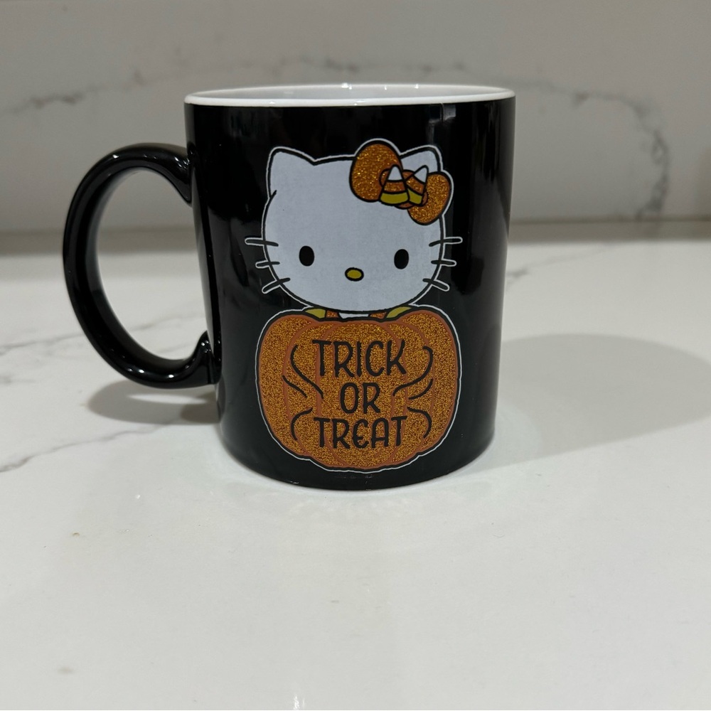 Hello kitty Halloween mug 🎃